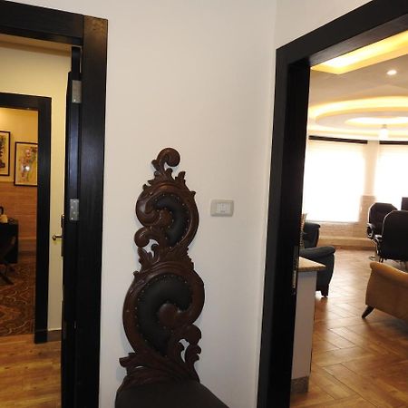London Bridge Hotel Аман Екстериор снимка