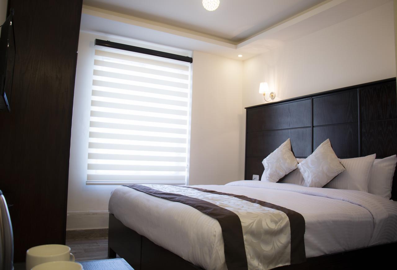 London Bridge Hotel Аман Екстериор снимка