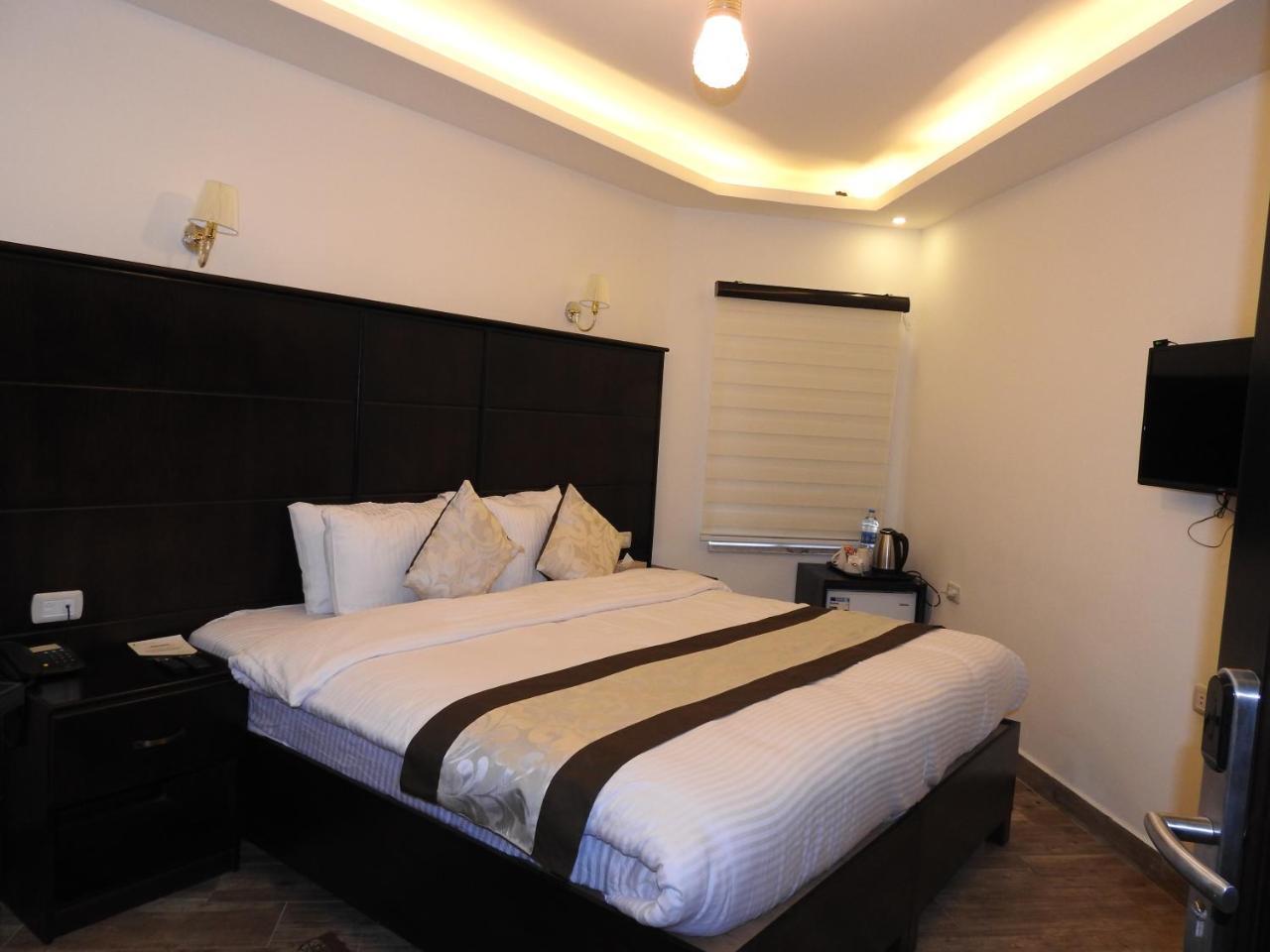 London Bridge Hotel Аман Екстериор снимка